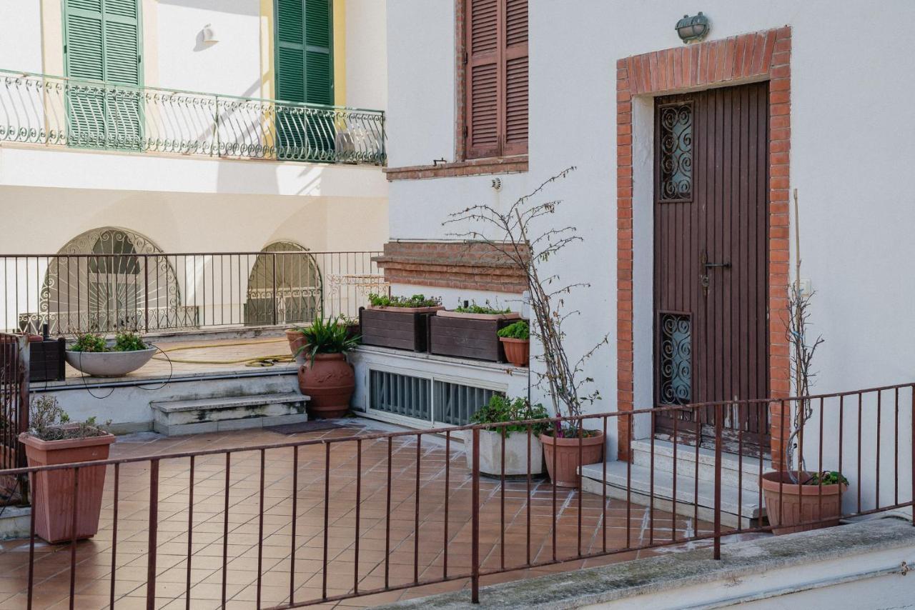 Be Your Home - Appartamento 4 Camere Sul Mare Scesa Al Mare Privata Santa Marinella Exteriör bild