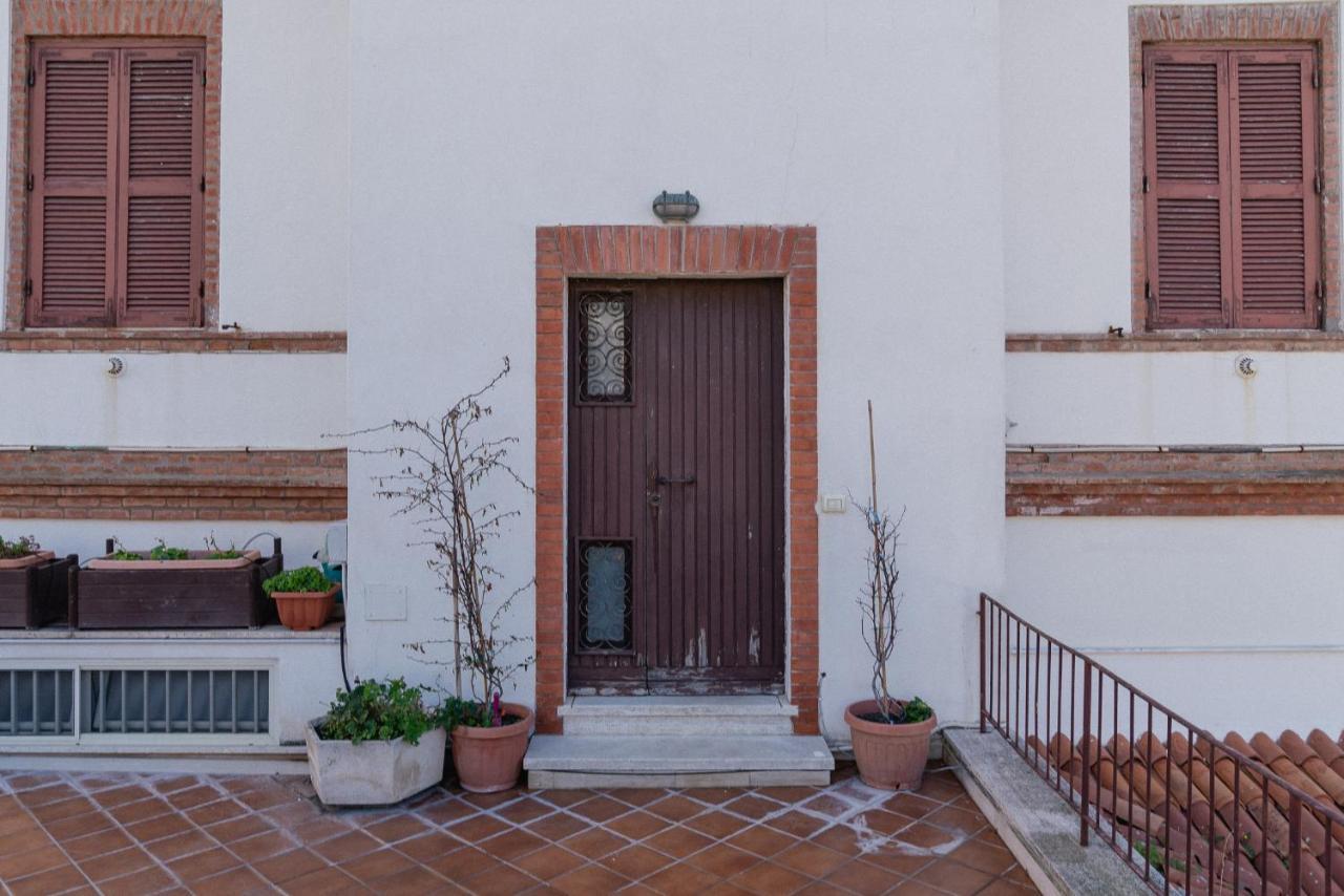 Be Your Home - Appartamento 4 Camere Sul Mare Scesa Al Mare Privata Santa Marinella Exteriör bild