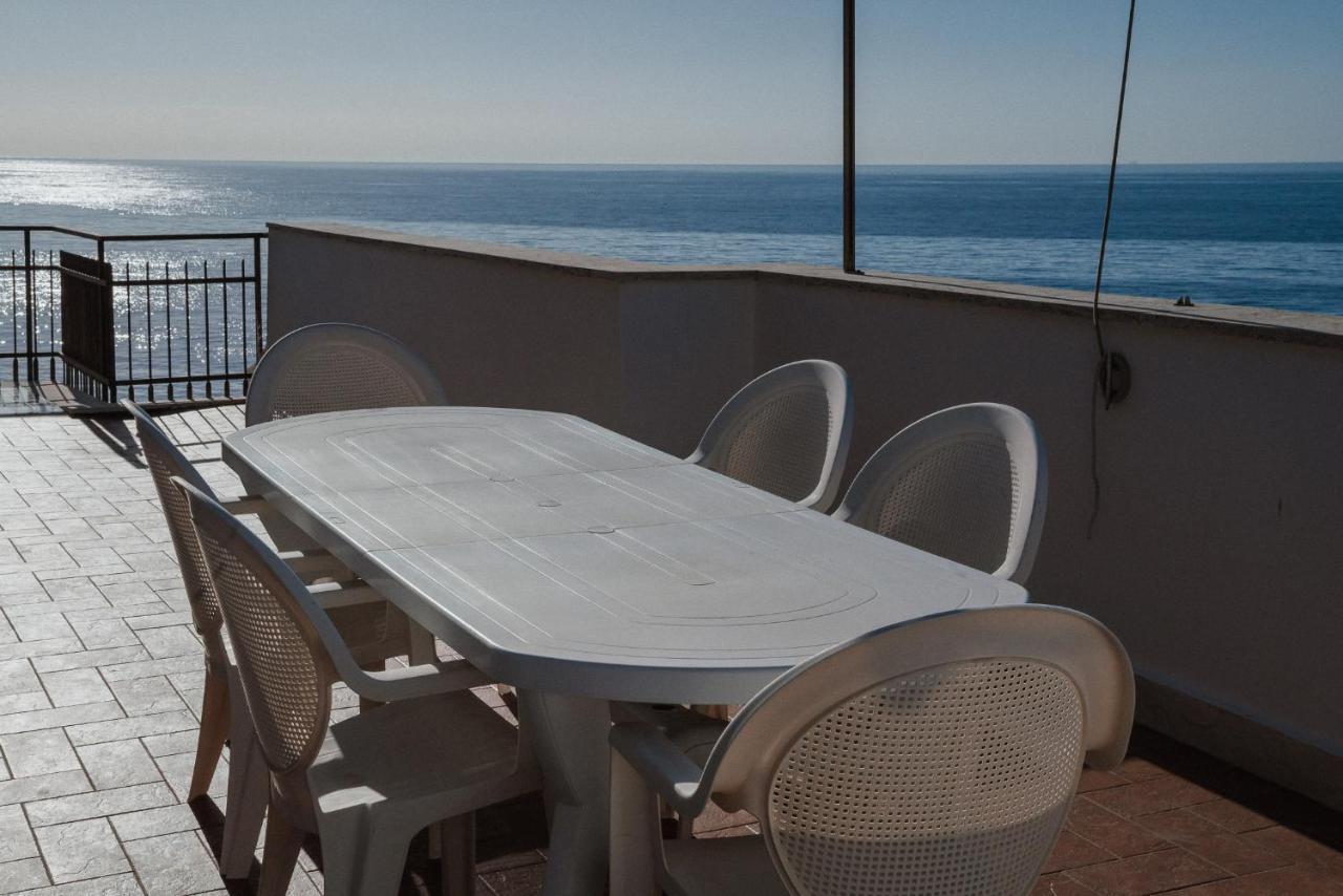Be Your Home - Appartamento 4 Camere Sul Mare Scesa Al Mare Privata Santa Marinella Exteriör bild