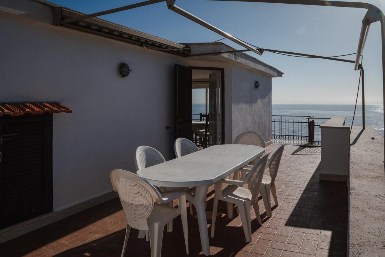 Be Your Home - Appartamento 4 Camere Sul Mare Scesa Al Mare Privata Santa Marinella Exteriör bild